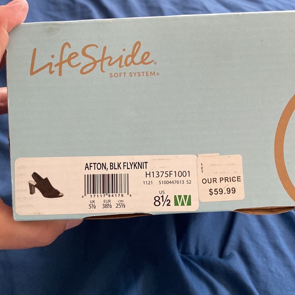 NIB Black high heeled sandals - Picture 8 of 9